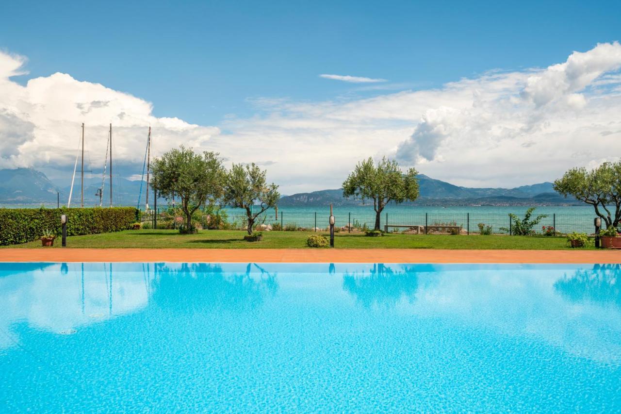 Vista - Lake & Pool Sirmione Luaran gambar