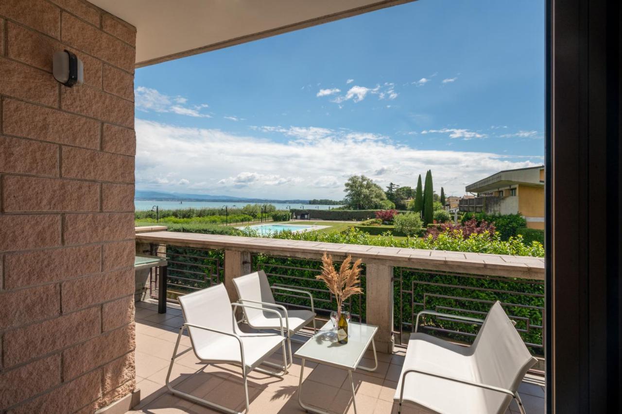 Vista - Lake & Pool Sirmione Luaran gambar