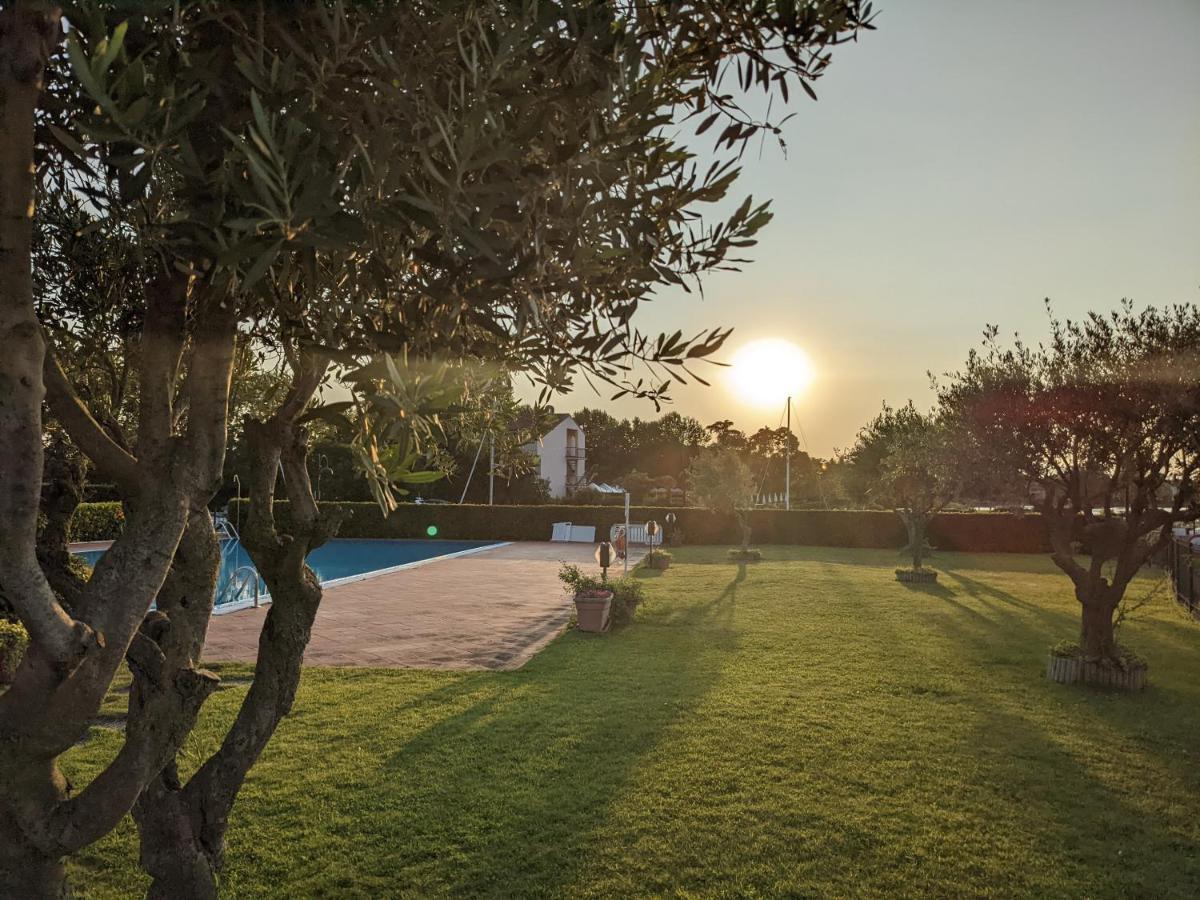 Vista - Lake & Pool Sirmione Luaran gambar