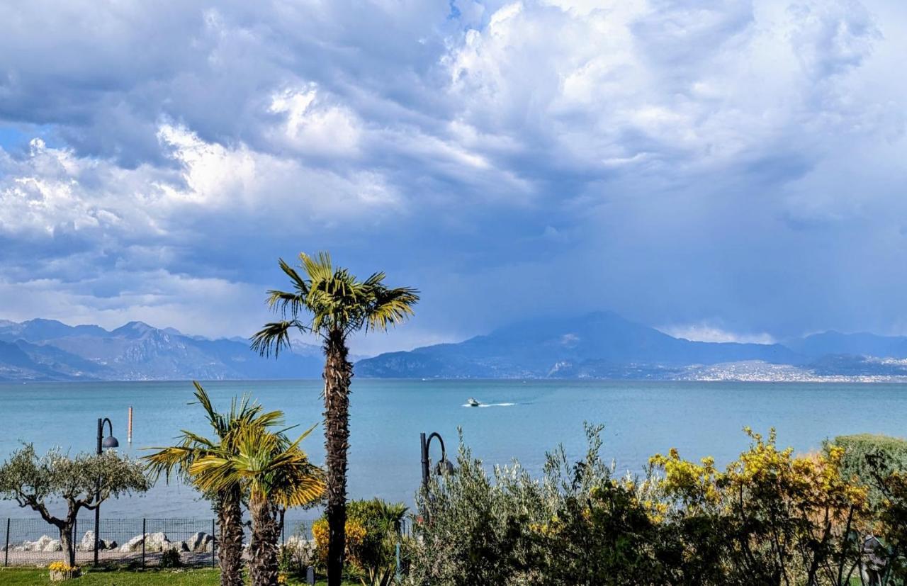 Vista - Lake & Pool Sirmione Luaran gambar